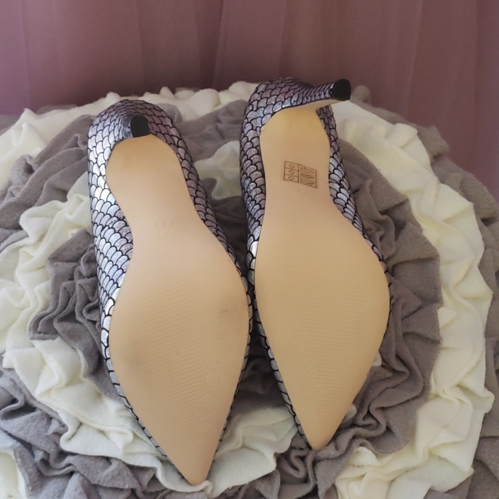 Heels - Picture 5 of 5